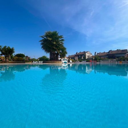 Perla Apartment - 3 Piscine E Un Bar - Desenzano 代森扎诺-德尔加达 外观 照片