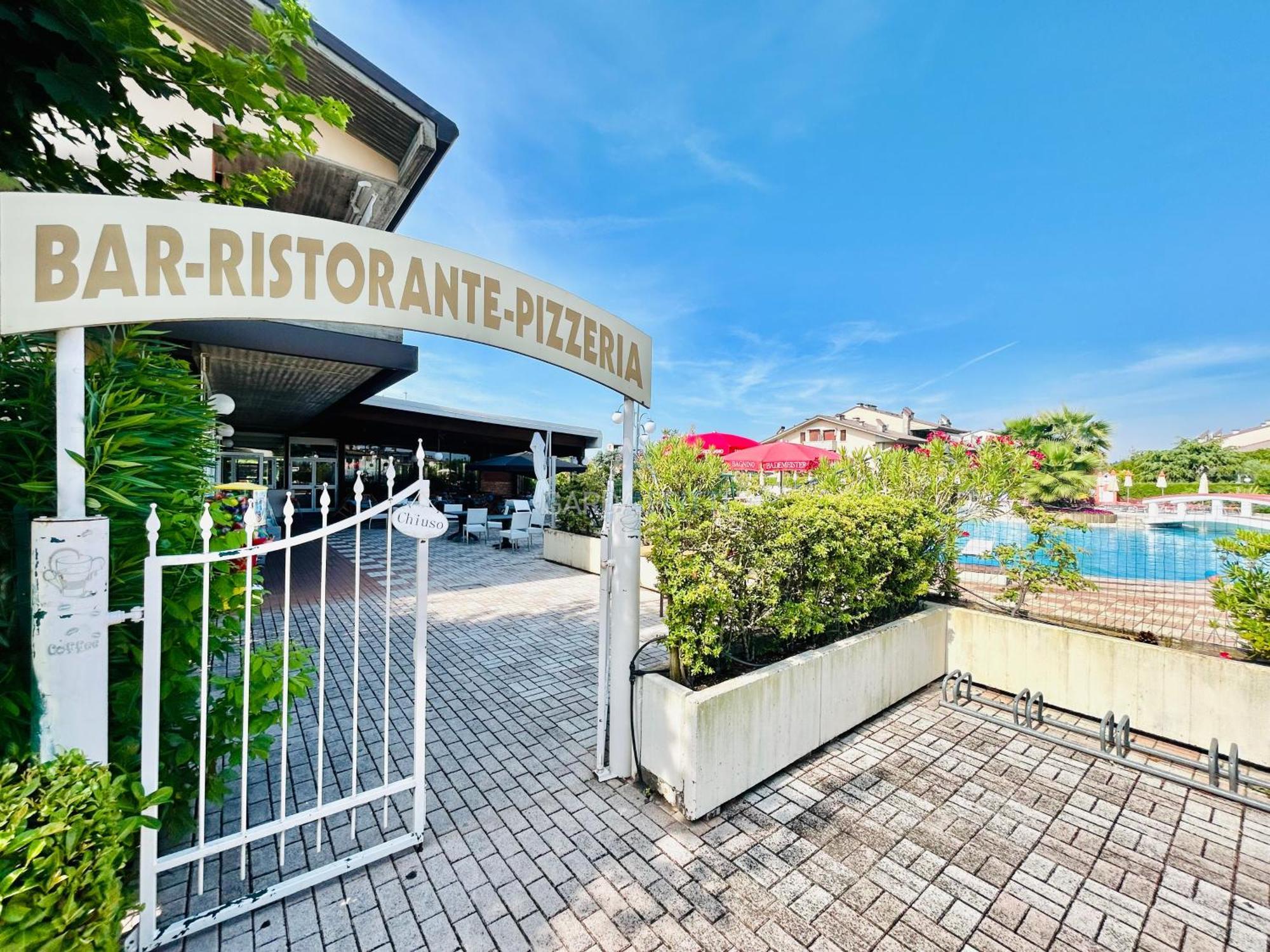 Perla Apartment - 3 Piscine E Un Bar - Desenzano 代森扎诺-德尔加达 外观 照片