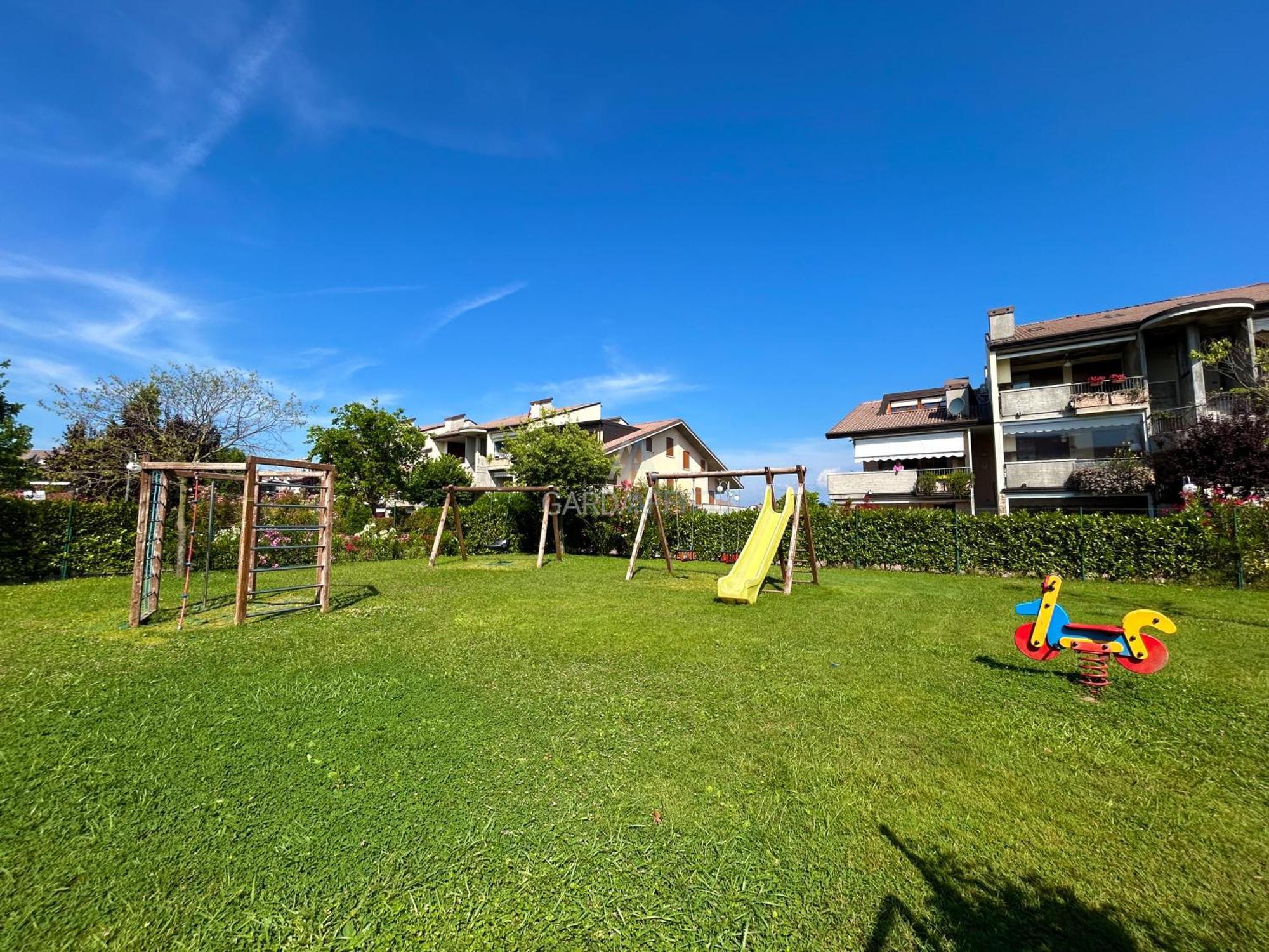 Perla Apartment - 3 Piscine E Un Bar - Desenzano 代森扎诺-德尔加达 外观 照片