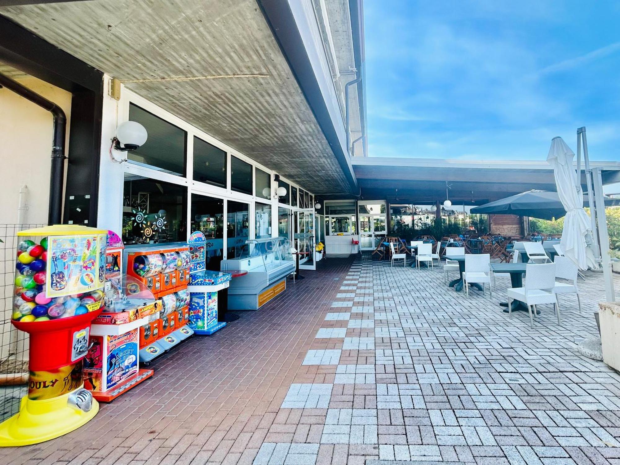 Perla Apartment - 3 Piscine E Un Bar - Desenzano 代森扎诺-德尔加达 外观 照片